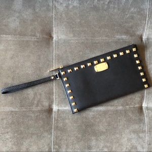 MICHAEL KORS - Studded ZIP Clutch